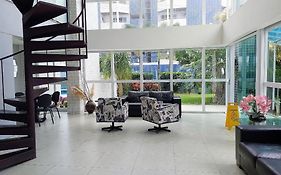 Apê no Universitário - Ed. Roterdam, 1404